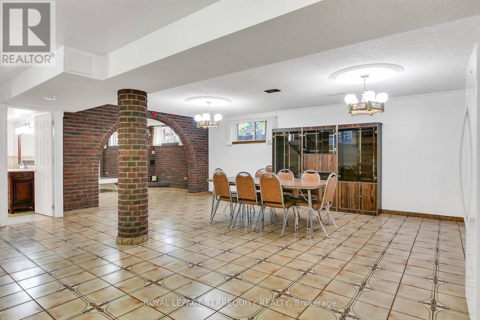 9 Larchmere Avenue, Toronto, Ontario  M9L 2N2 - Photo 24 - W12483013