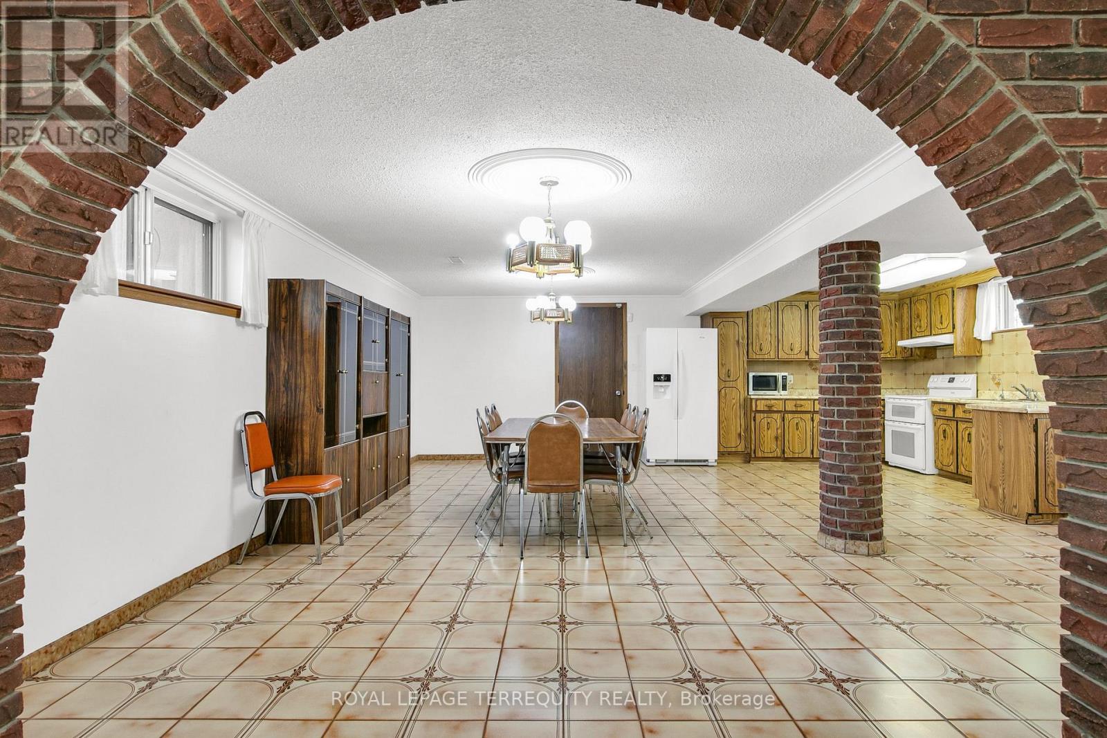 9 Larchmere Avenue, Toronto, Ontario  M9L 2N2 - Photo 26 - W12483013
