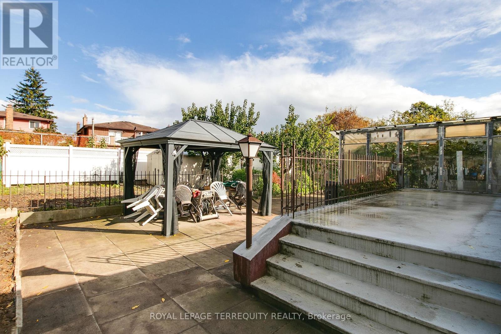 9 Larchmere Avenue, Toronto, Ontario  M9L 2N2 - Photo 32 - W12483013