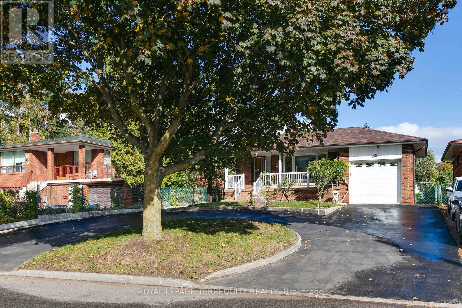 9 Larchmere Avenue, Toronto, Ontario  M9L 2N2 - Photo 39 - W12483013