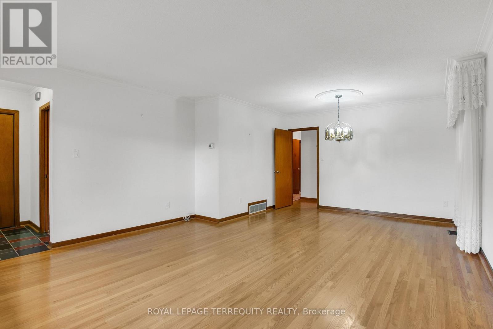 9 Larchmere Avenue, Toronto, Ontario  M9L 2N2 - Photo 4 - W12483013
