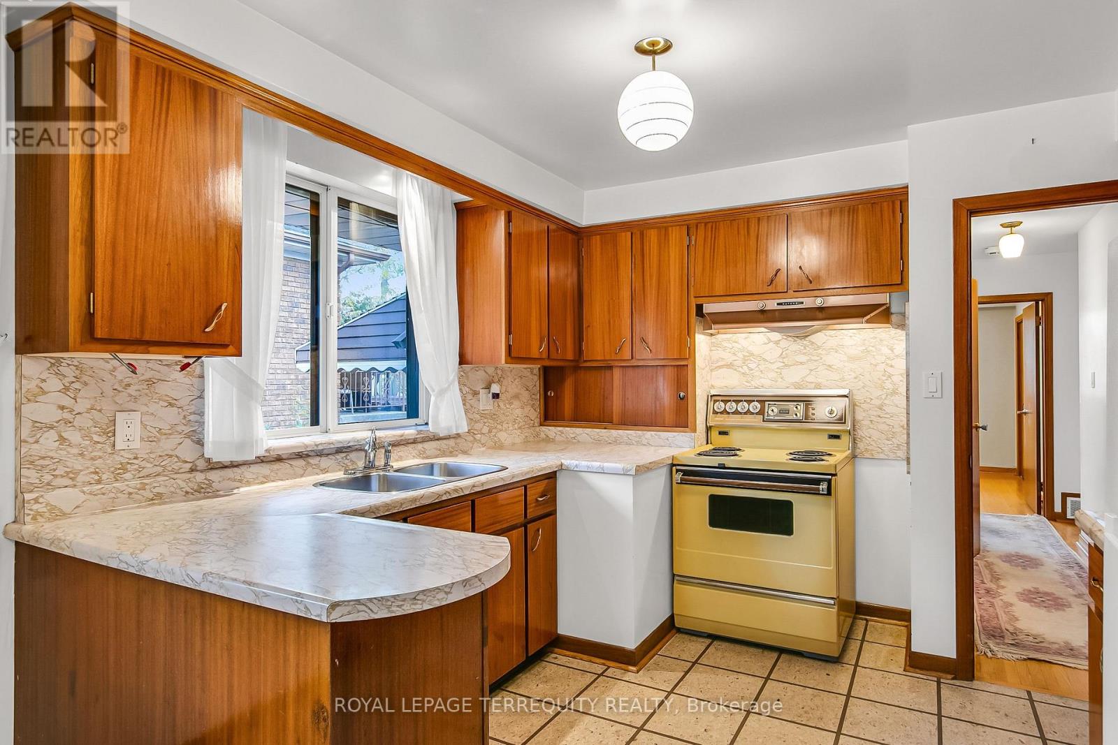 9 Larchmere Avenue, Toronto, Ontario  M9L 2N2 - Photo 8 - W12483013