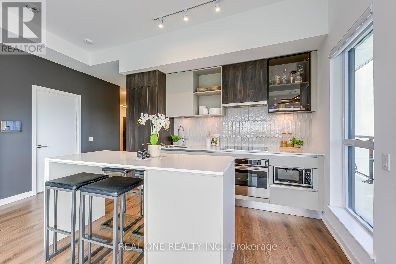 526 - 405 Dundas Street W, Oakville, Ontario  L6M 5P4 - Photo 17 - W12483033