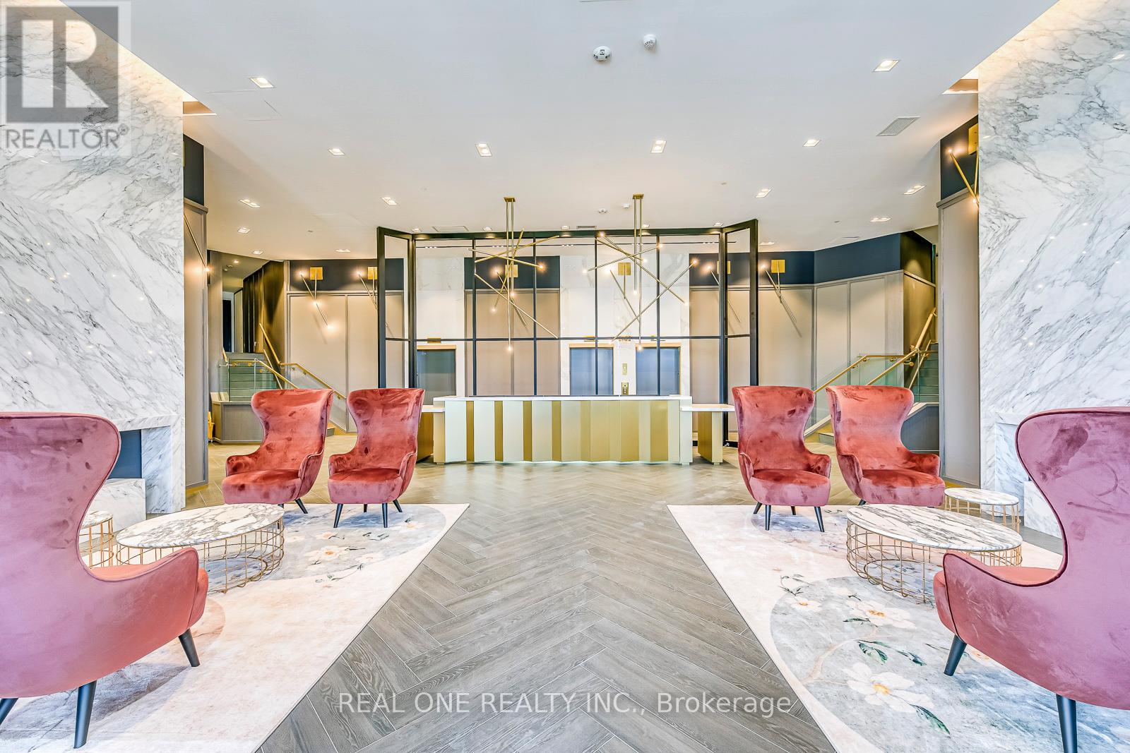 526 - 405 Dundas Street W, Oakville, Ontario  L6M 5P4 - Photo 4 - W12483033