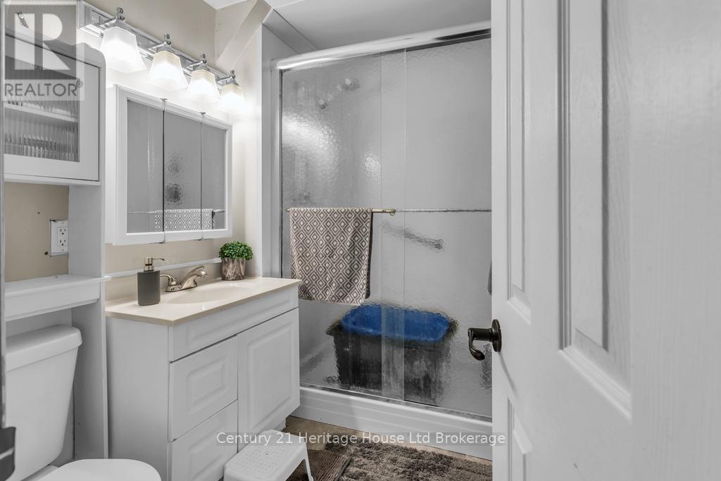 1098 Frances Street, London East, Ontario  N5W 2L7 - Photo 3 - X12483054