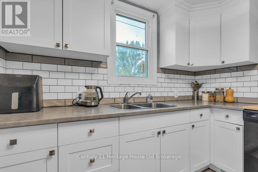 1098 Frances Street, London East, Ontario  N5W 2L7 - Photo 6 - X12483054