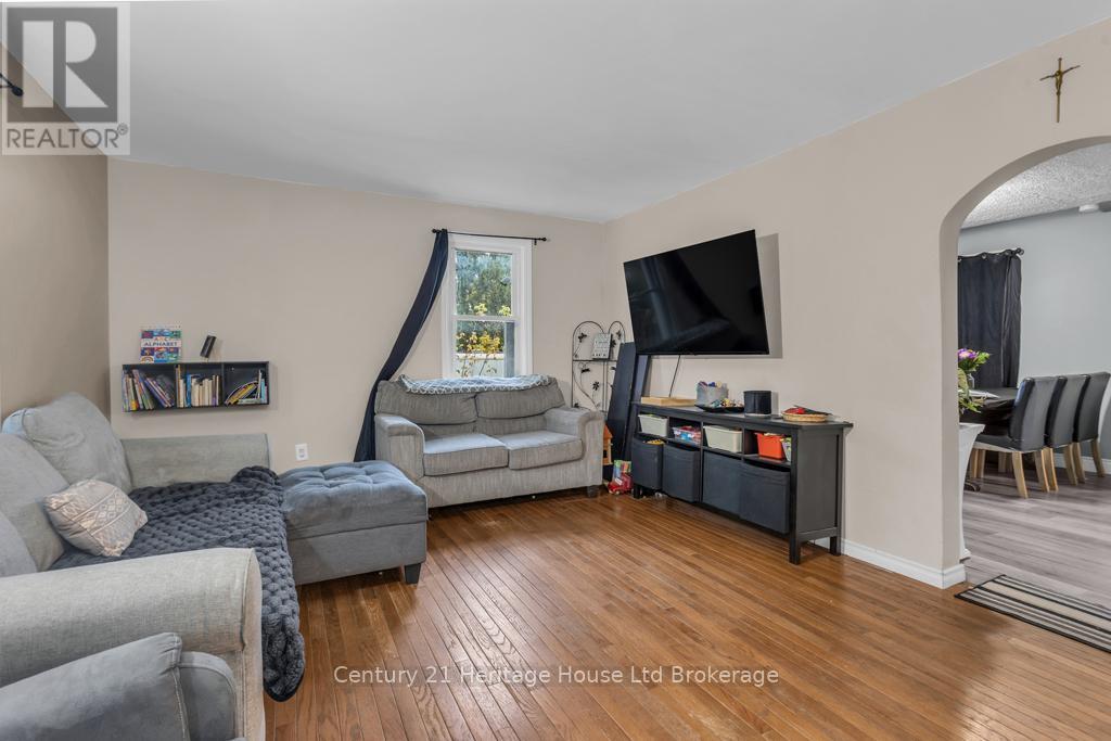 1098 Frances Street, London East, Ontario  N5W 2L7 - Photo 8 - X12483054