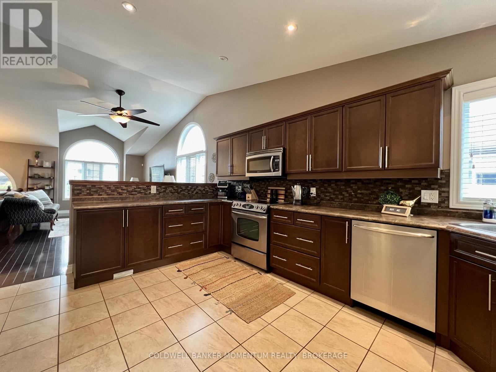 6296 Parkside Road, Niagara Falls, Ontario  L2H 0B2 - Photo 10 - X12483077