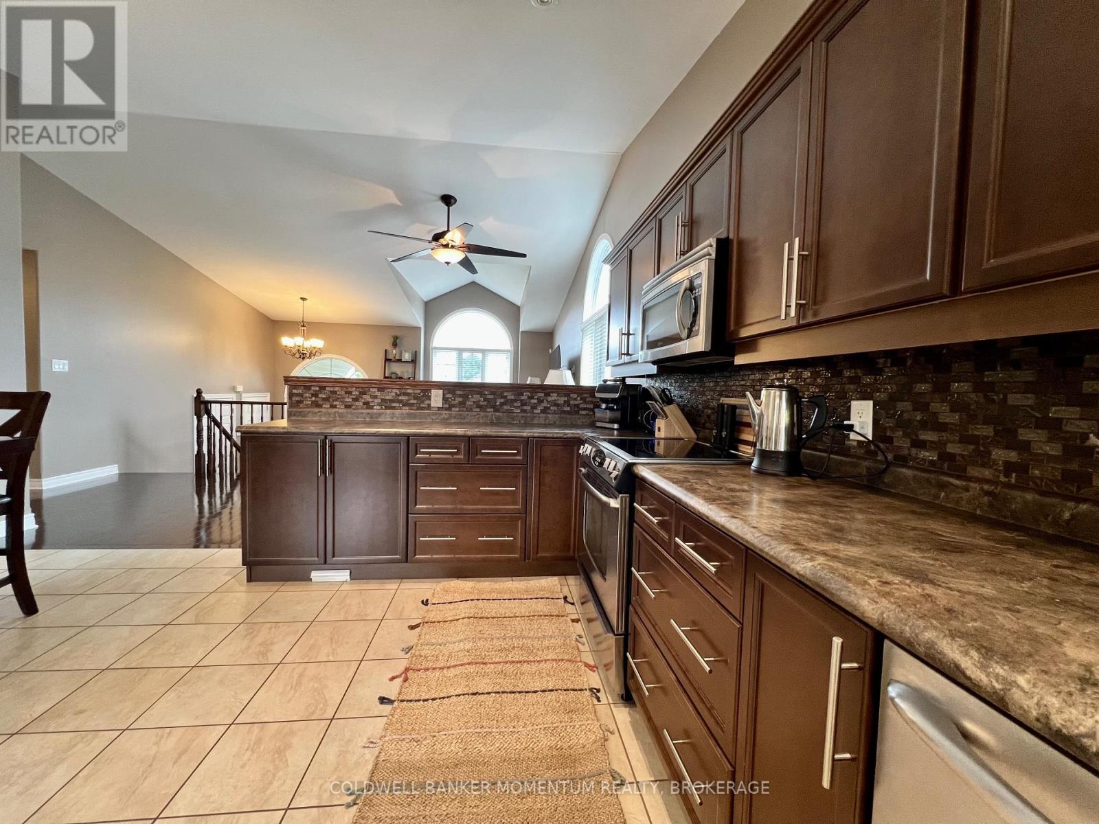 6296 Parkside Road, Niagara Falls, Ontario  L2H 0B2 - Photo 11 - X12483077