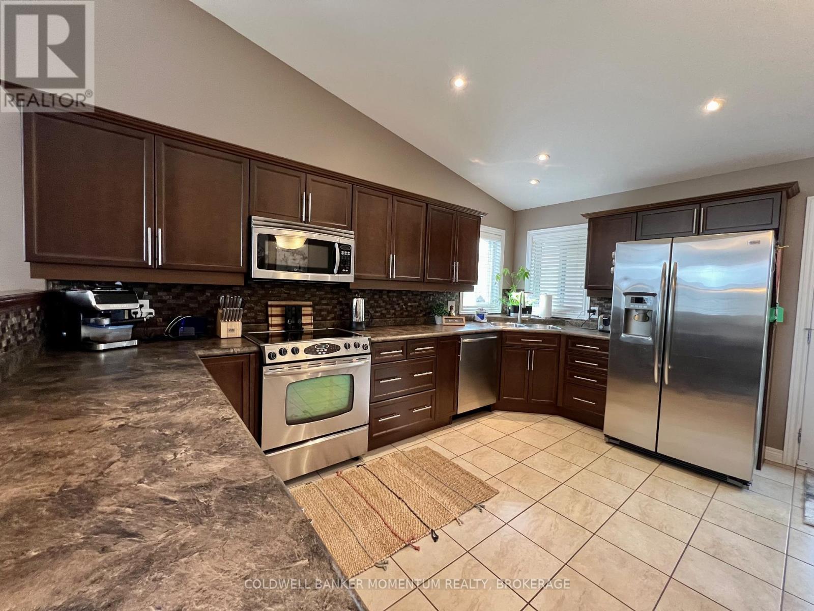 6296 Parkside Road, Niagara Falls, Ontario  L2H 0B2 - Photo 9 - X12483077