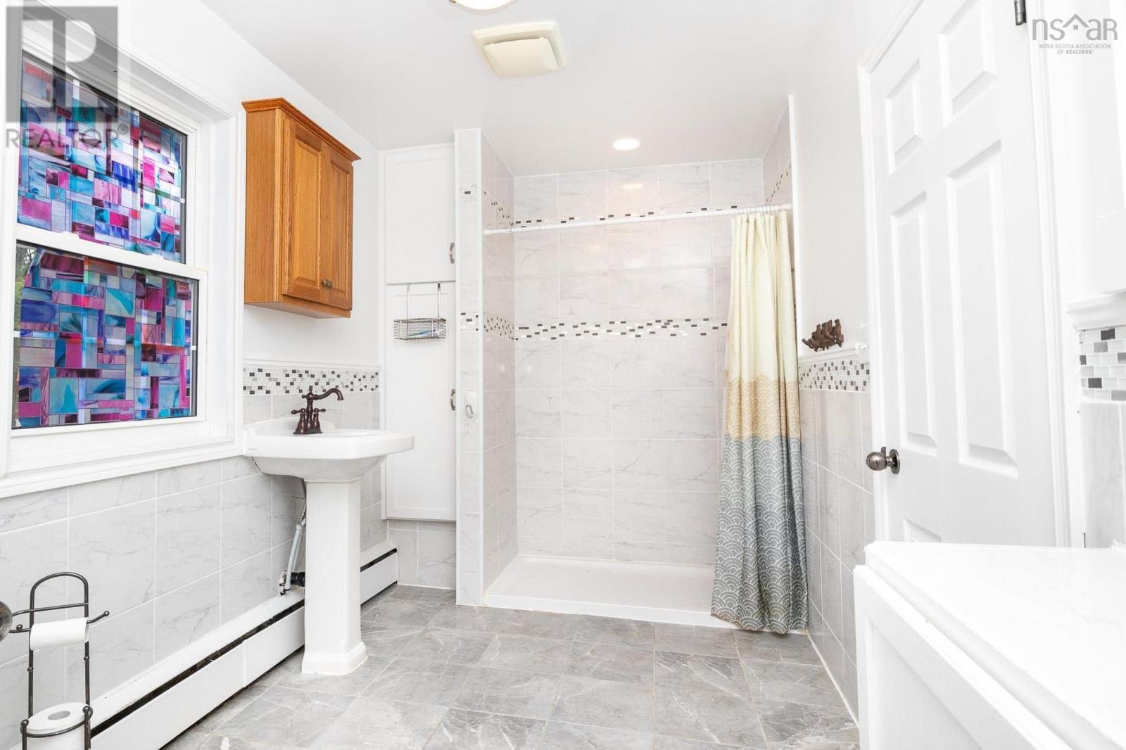 79 Whitney Avenue, Sydney, Nova Scotia  B1P 4Z8 - Photo 29 - 202510526