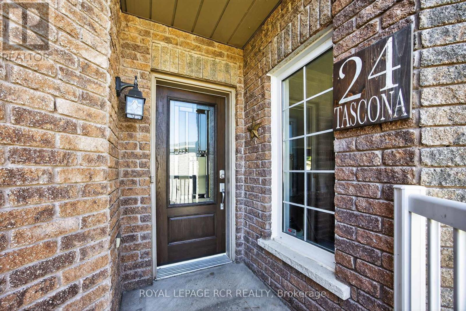 24 Tascona Court, Barrie, Ontario  L4M 0C5 - Photo 4 - S12428252