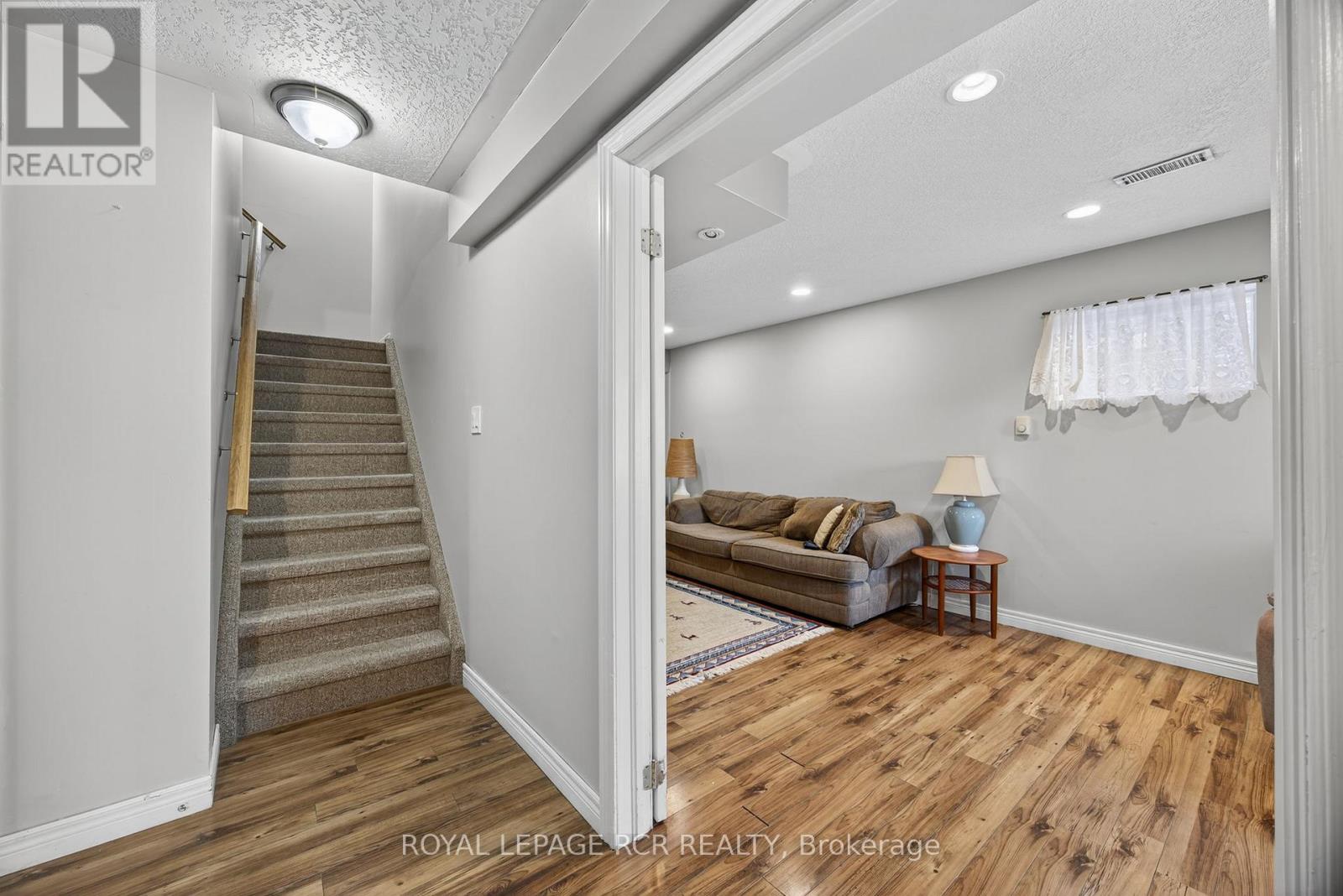 24 Tascona Court, Barrie, Ontario  L4M 0C5 - Photo 31 - S12428252