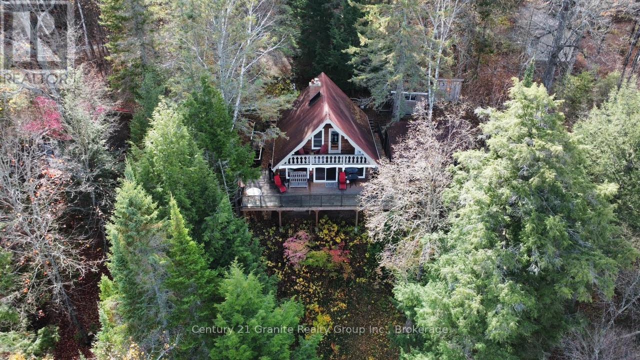 1038 Broken Paddle Road, Dysart Et Al, Ontario  K0M 1S0 - Photo 3 - X12483100
