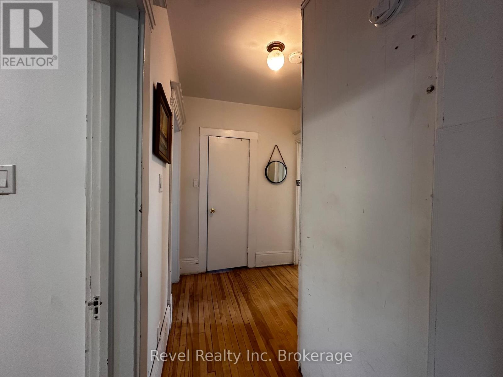 551 First Avenue E, North Bay, Ontario P1B 1K5 - Photo 11 - X12483065