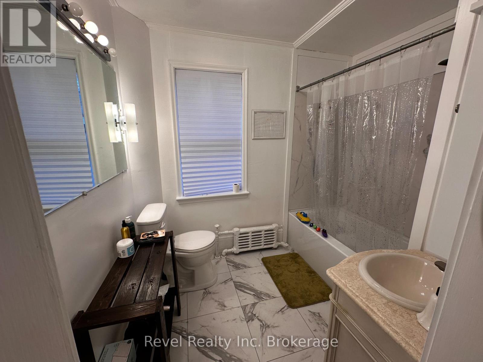 551 First Avenue E, North Bay, Ontario P1B 1K5 - Photo 14 - X12483065