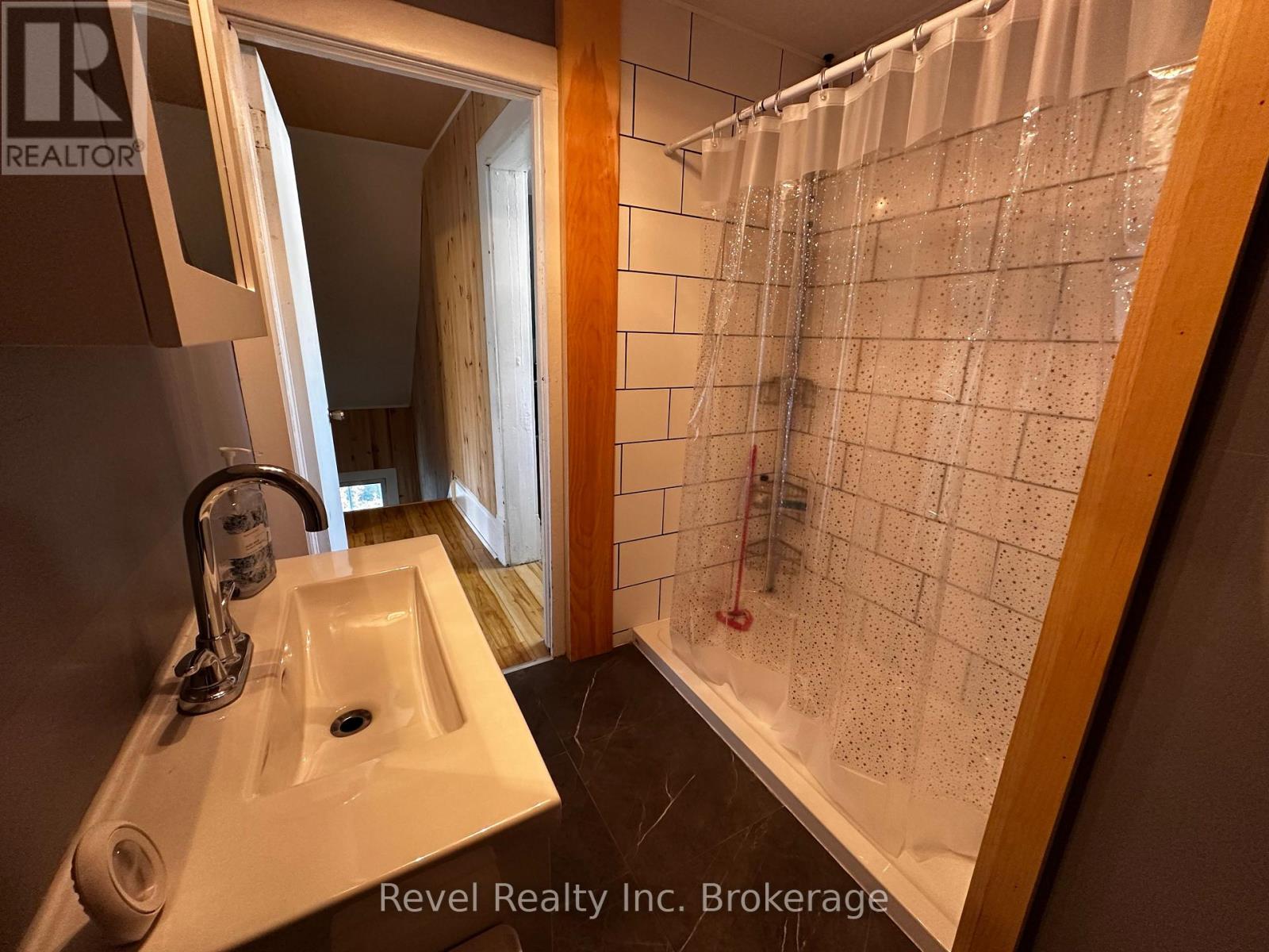 551 First Avenue E, North Bay, Ontario P1B 1K5 - Photo 20 - X12483065