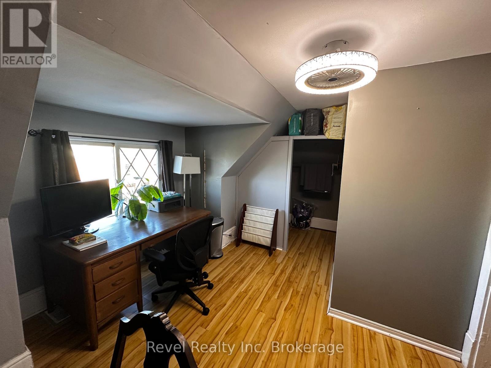 551 First Avenue E, North Bay, Ontario P1B 1K5 - Photo 22 - X12483065