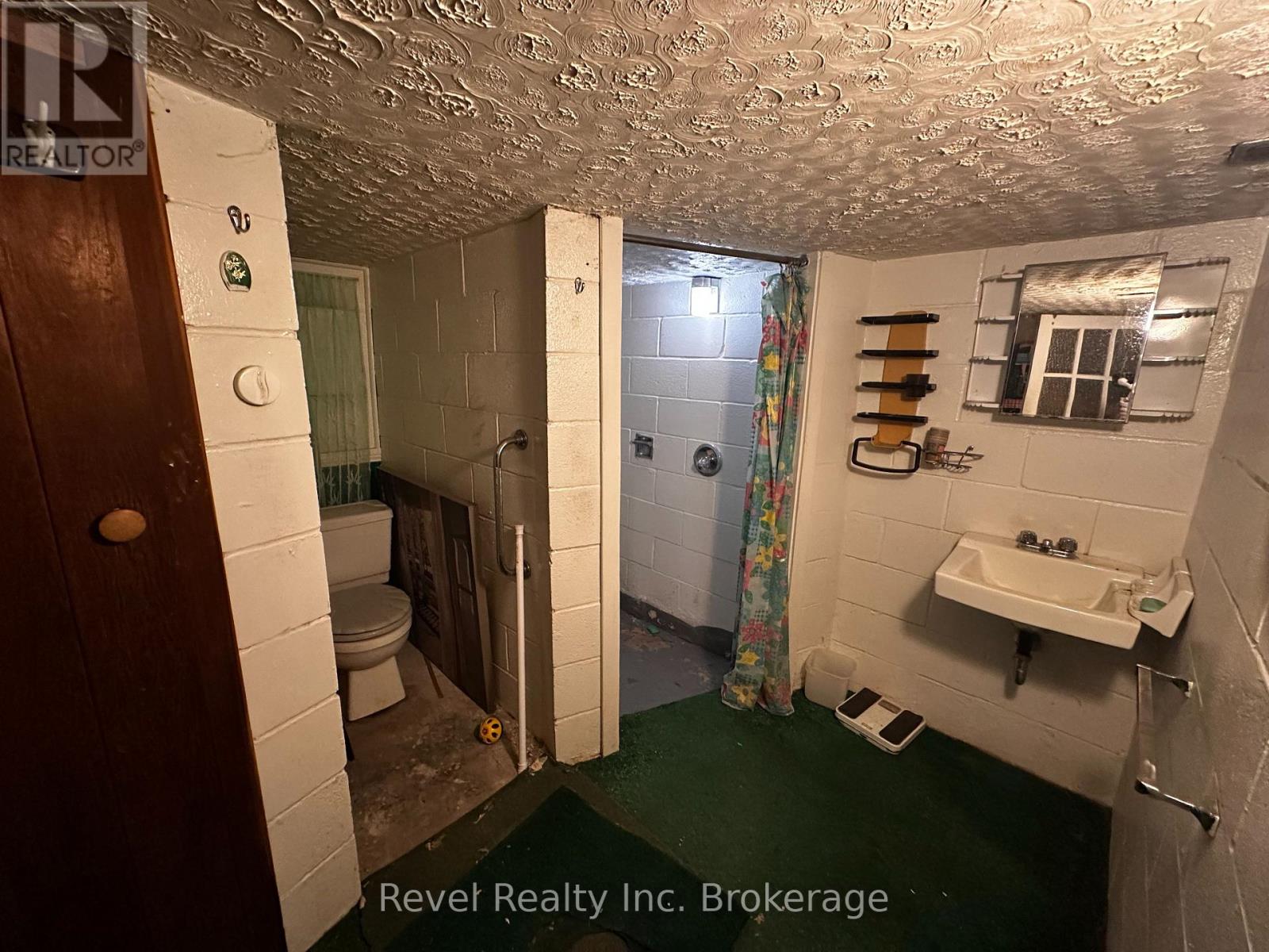 551 First Avenue E, North Bay, Ontario P1B 1K5 - Photo 26 - X12483065