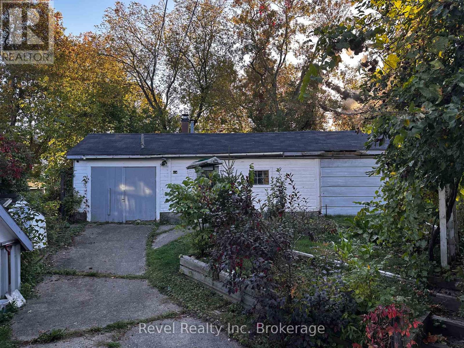 551 First Avenue E, North Bay, Ontario P1B 1K5 - Photo 30 - X12483065