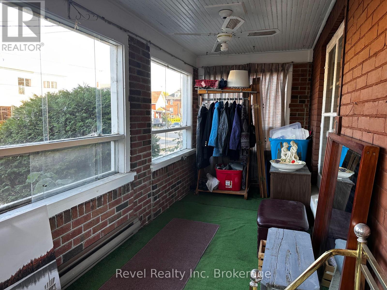 551 First Avenue E, North Bay, Ontario P1B 1K5 - Photo 4 - X12483065