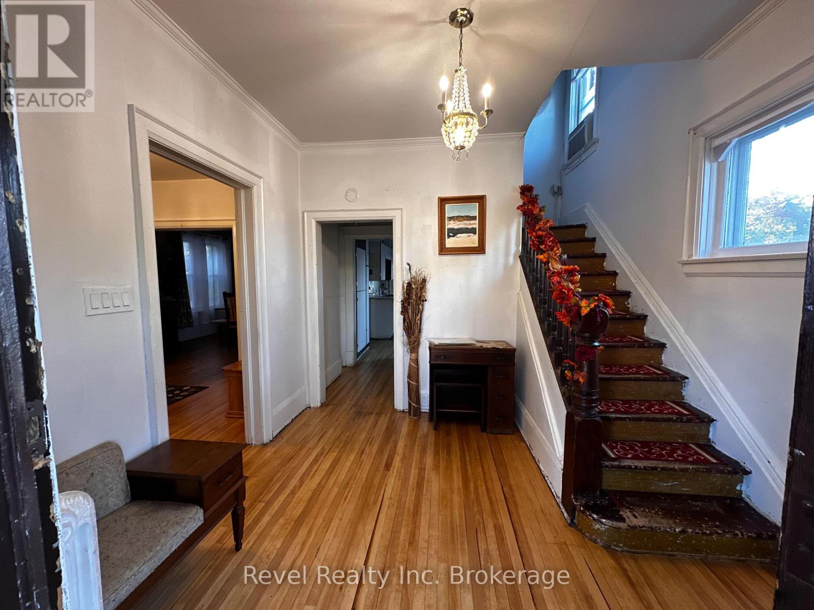 551 First Avenue E, North Bay, Ontario P1B 1K5 - Photo 5 - X12483065