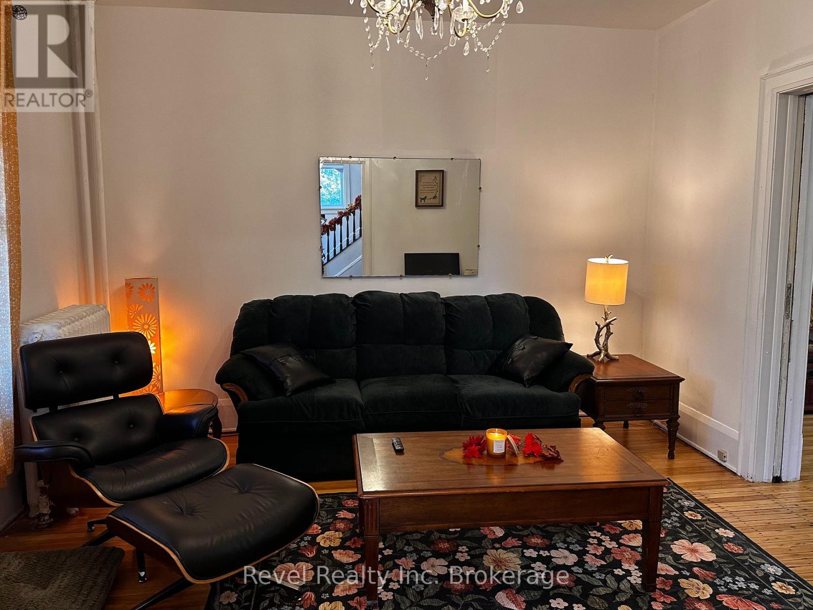 551 First Avenue E, North Bay, Ontario P1B 1K5 - Photo 6 - X12483065