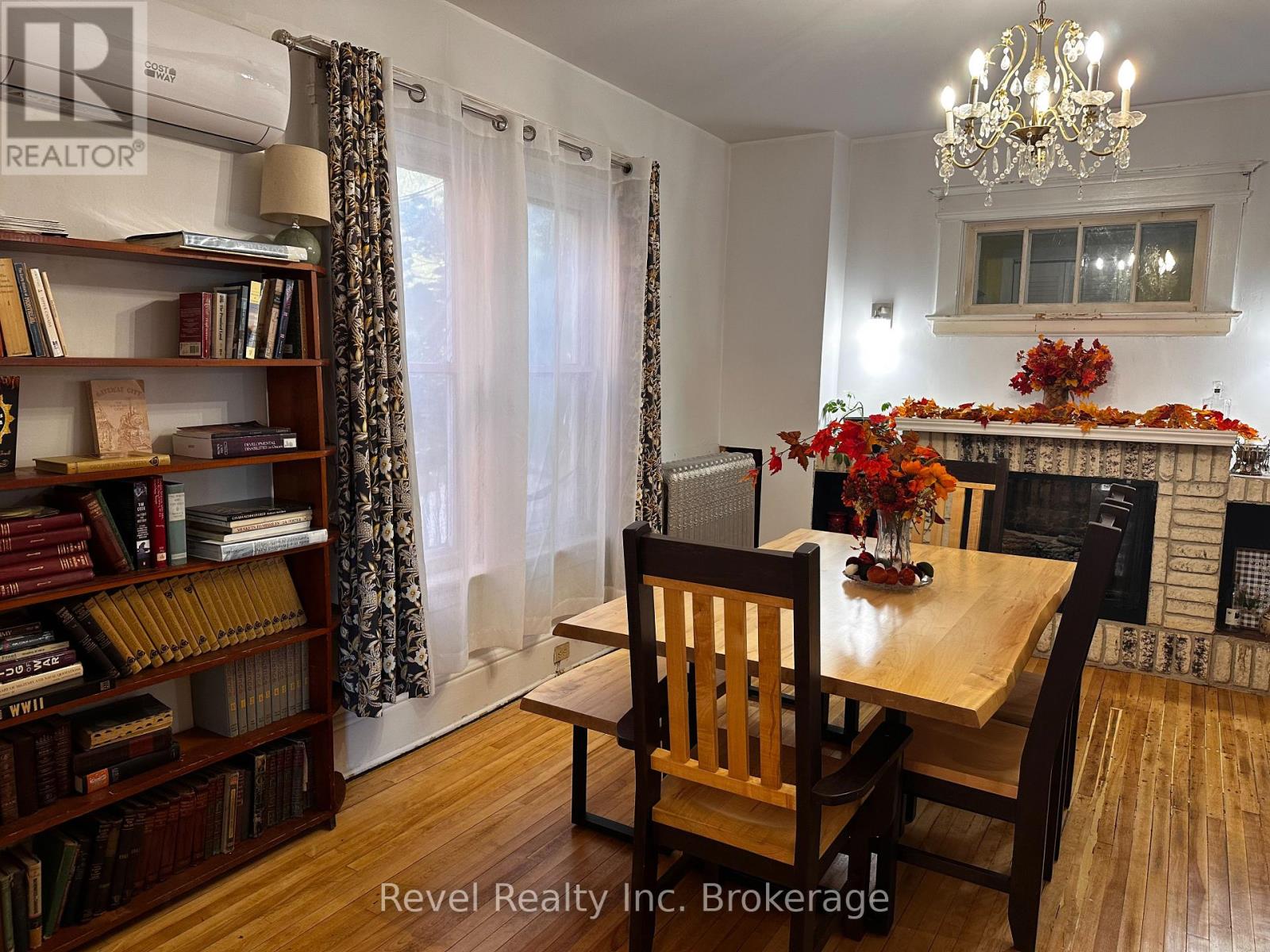 551 First Avenue E, North Bay, Ontario P1B 1K5 - Photo 8 - X12483065