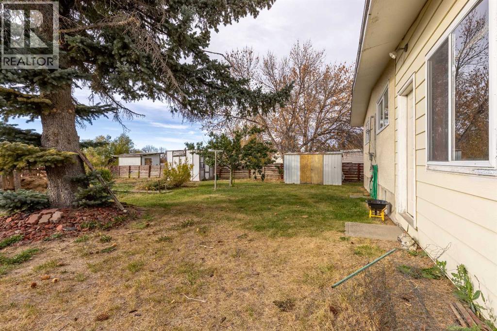 124 N 200 E, Raymond, Alberta  T0K 2S0 - Photo 27 - A2266140
