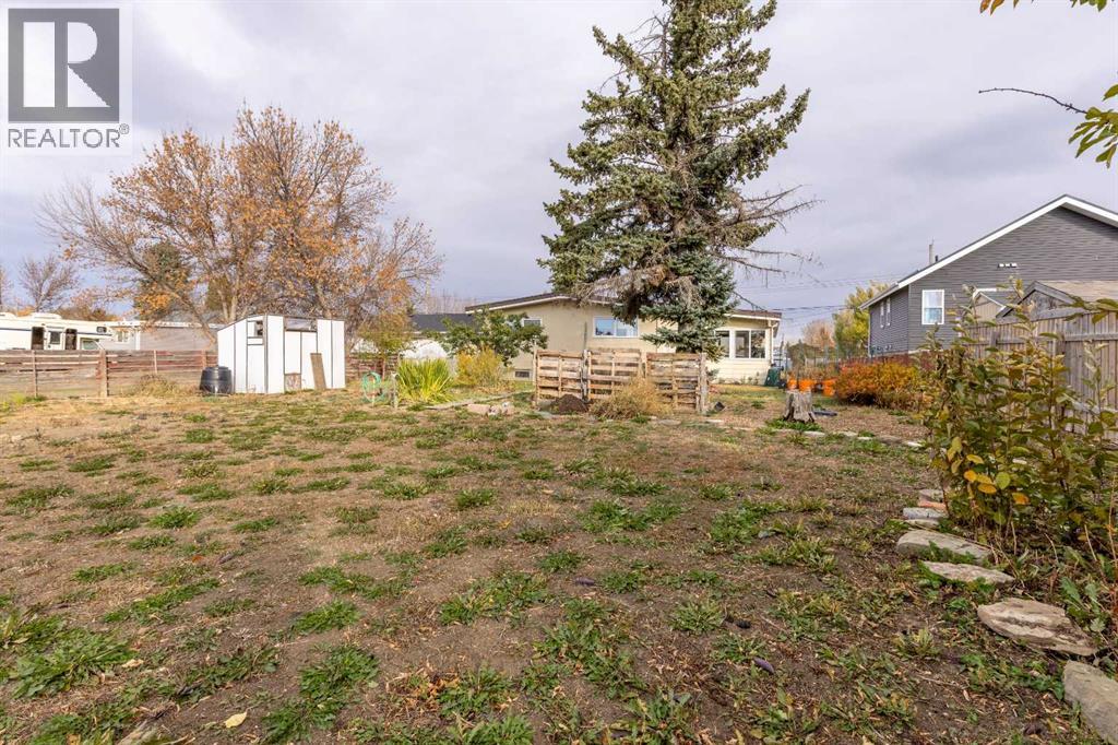 124 N 200 E, Raymond, Alberta  T0K 2S0 - Photo 32 - A2266140