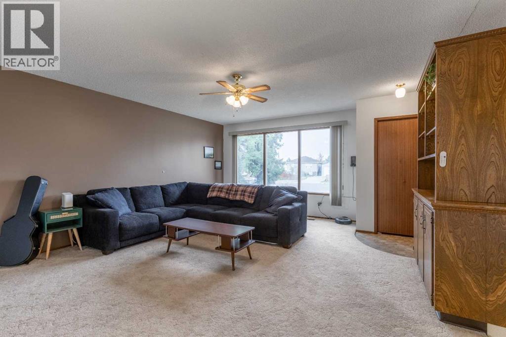 124 N 200 E, Raymond, Alberta  T0K 2S0 - Photo 5 - A2266140