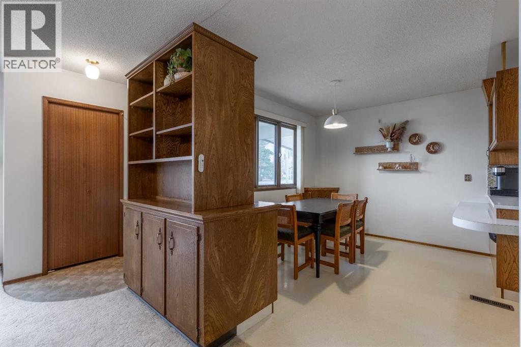 124 N 200 E, Raymond, Alberta  T0K 2S0 - Photo 6 - A2266140