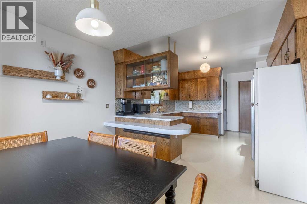 124 N 200 E, Raymond, Alberta  T0K 2S0 - Photo 8 - A2266140