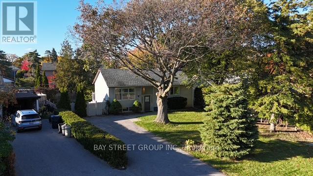 8 Overton Crescent, Toronto, Ontario  M3B 2V2 - Photo 41 - C12483025