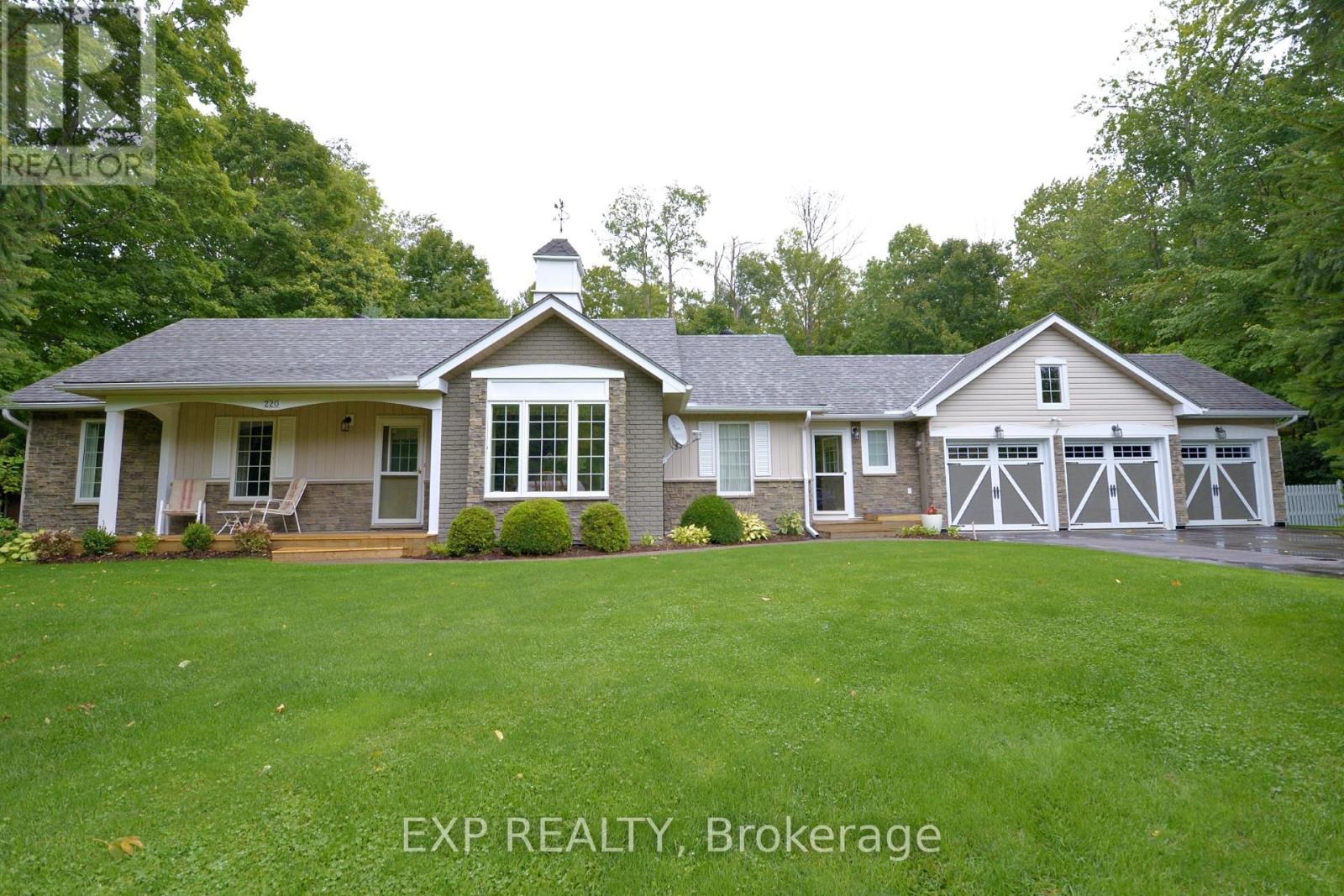 220 GILWOOD PARK DRIVE, Penetanguishene, Ontario