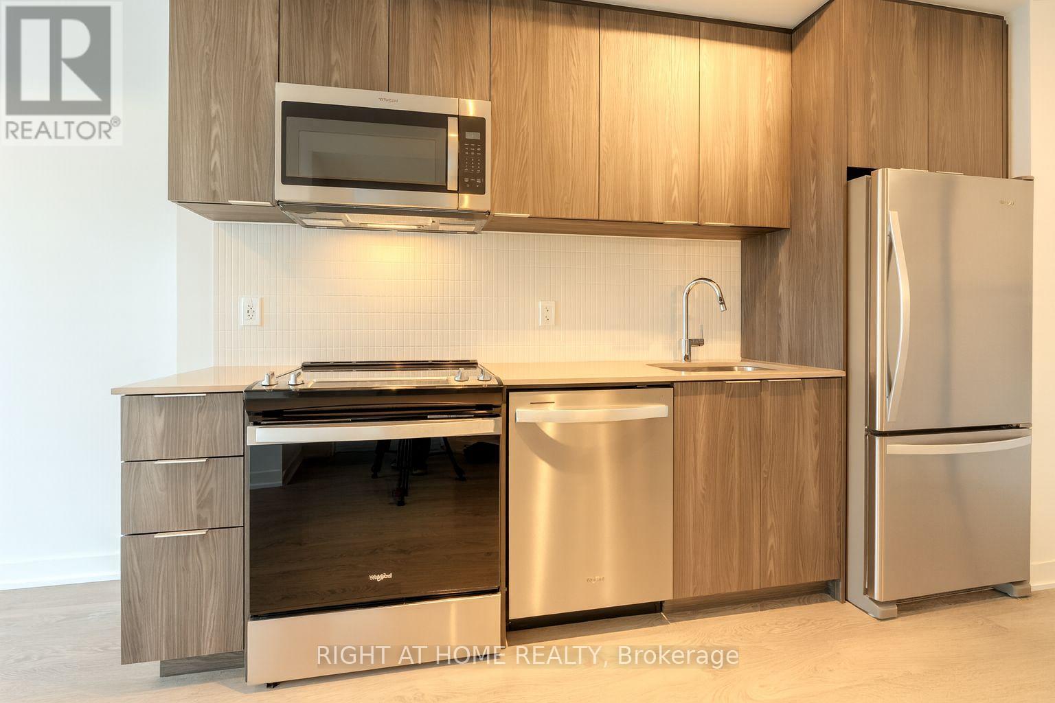 215 - 720 Whitlock Avenue, Milton (Wi Willmott), Ontario  L9E 2B5 - Photo 5 - W12482676