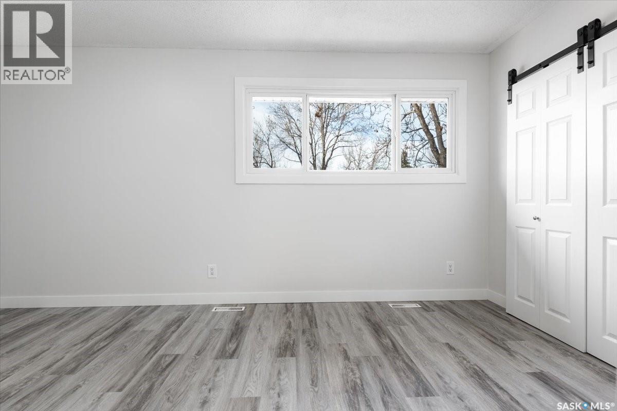 3806 Castle Road, Regina, Saskatchewan  S4S 6M7 - Photo 12 - SK021770