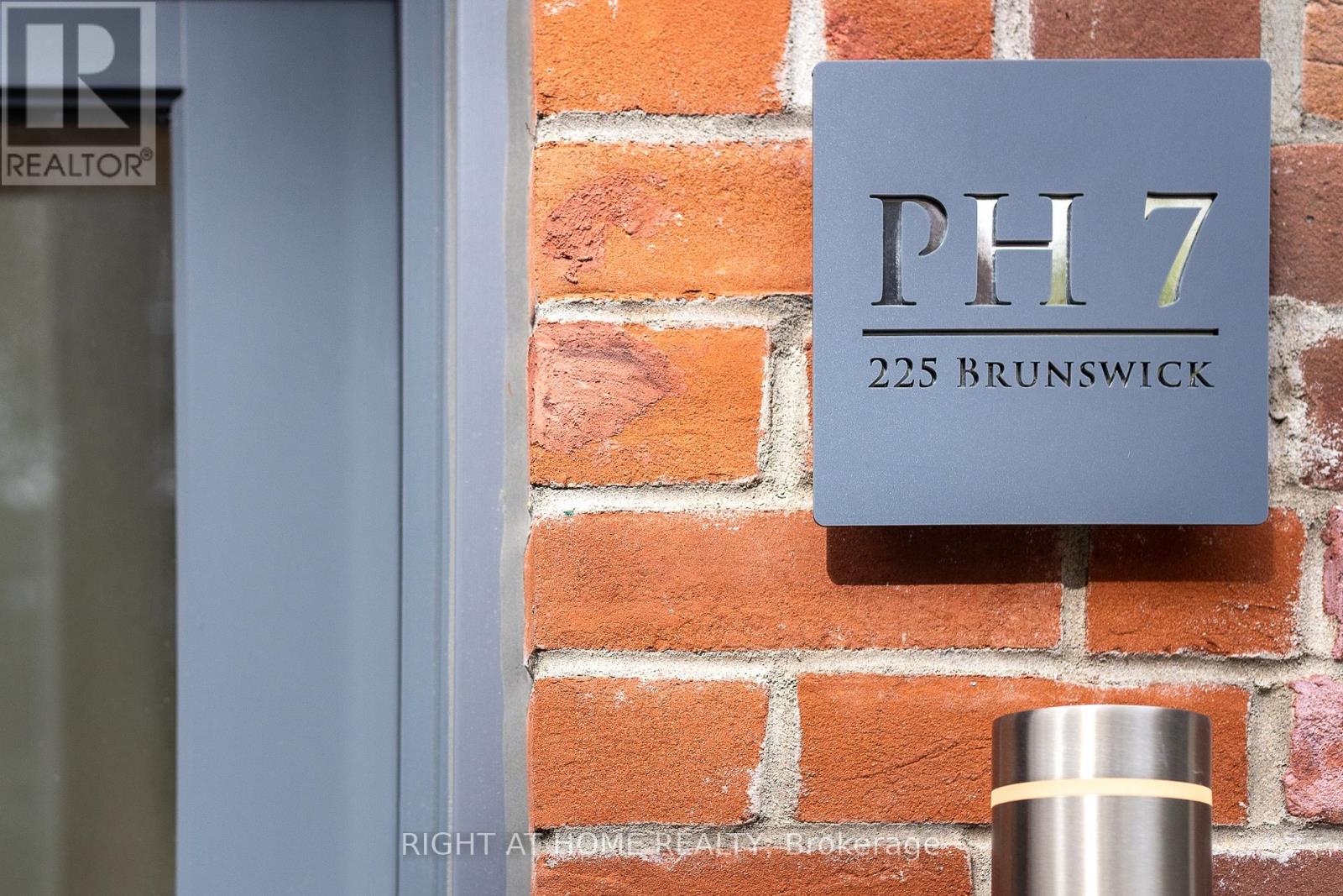 Ph 7 - 225 Brunswick Avenue, Toronto (University), Ontario  M5S 2M4 - Photo 24 - C12483067