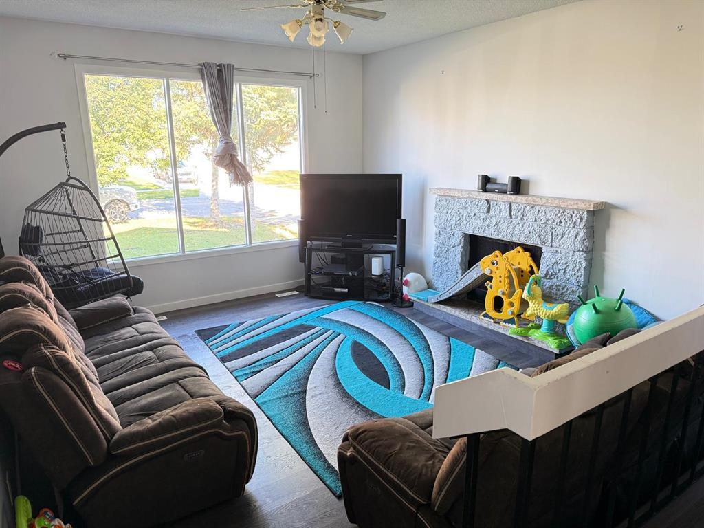 92 Kenville Crescent, Winnipeg, Manitoba  R2P 0X7 - Photo 1 - 202526848