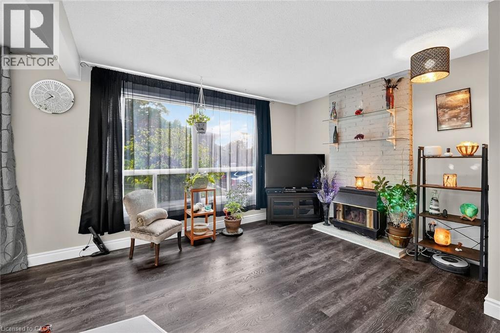 973 Francis Road Unit# 1, Burlington, Ontario  L7T 3Z1 - Photo 4 - 40779713