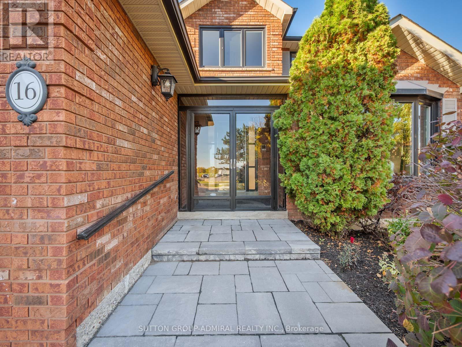16 Sycamore Drive, Markham, Ontario  L3T 5V4 - Photo 2 - N12483071