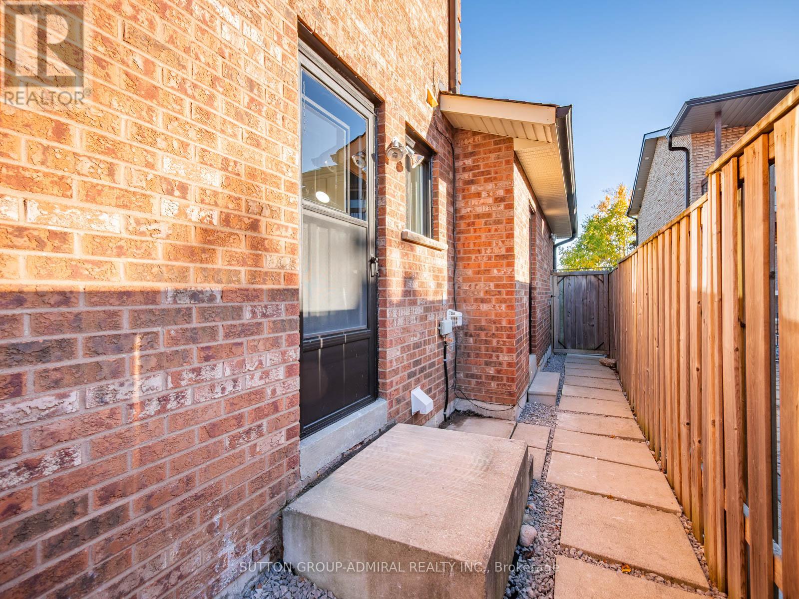 16 Sycamore Drive, Markham, Ontario  L3T 5V4 - Photo 40 - N12483071
