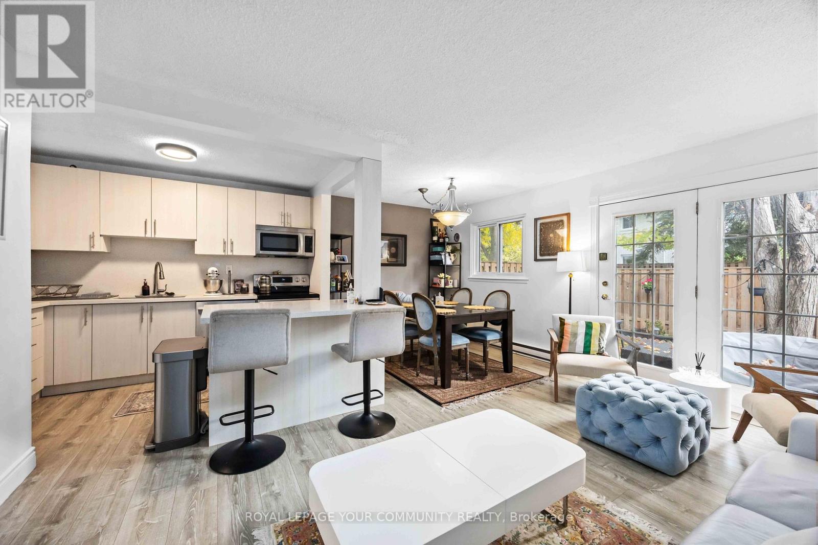 22 Porterfield Crescent, Markham, Ontario  L3T 4S7 - Photo 11 - N12483101