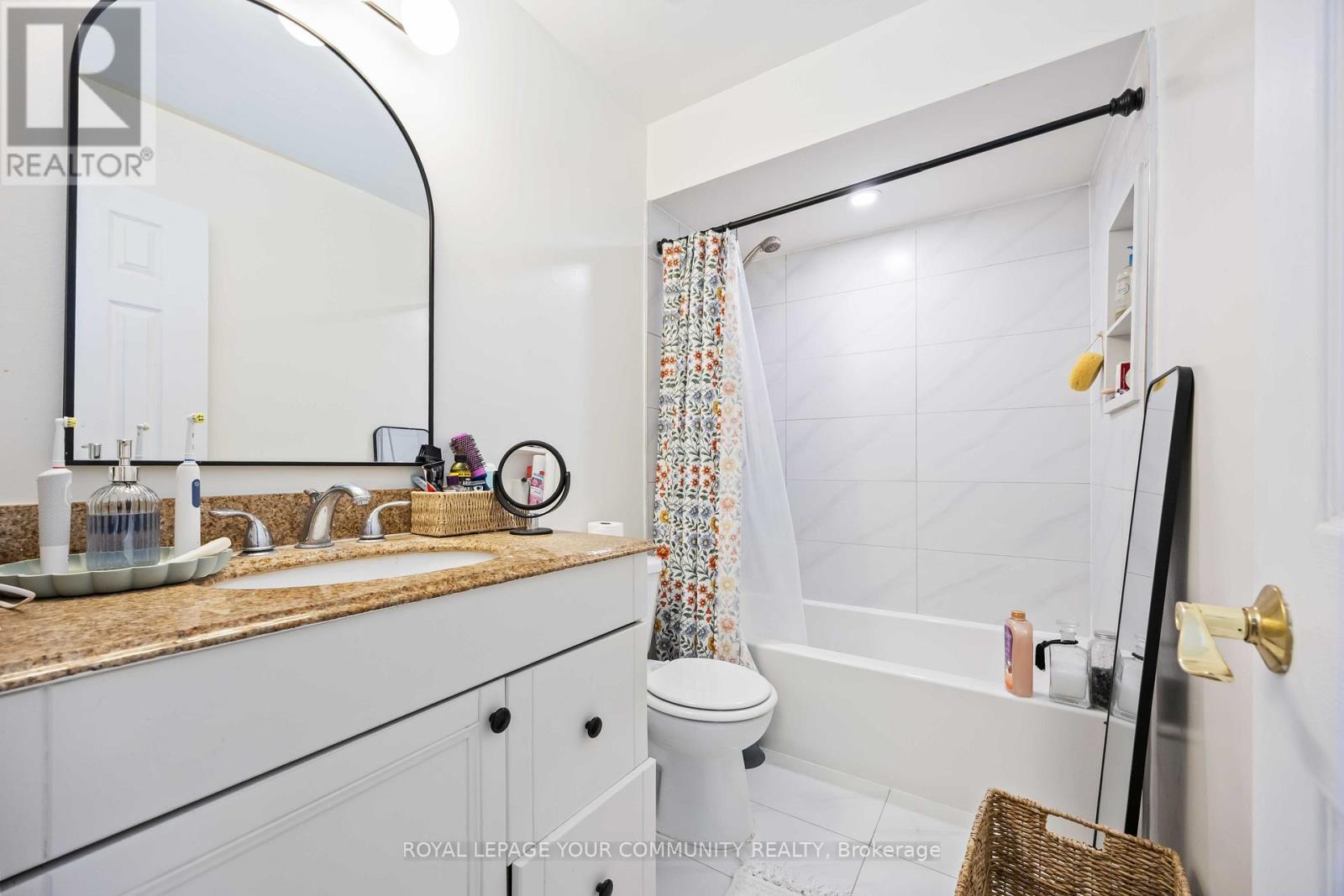 22 Porterfield Crescent, Markham, Ontario  L3T 4S7 - Photo 20 - N12483101