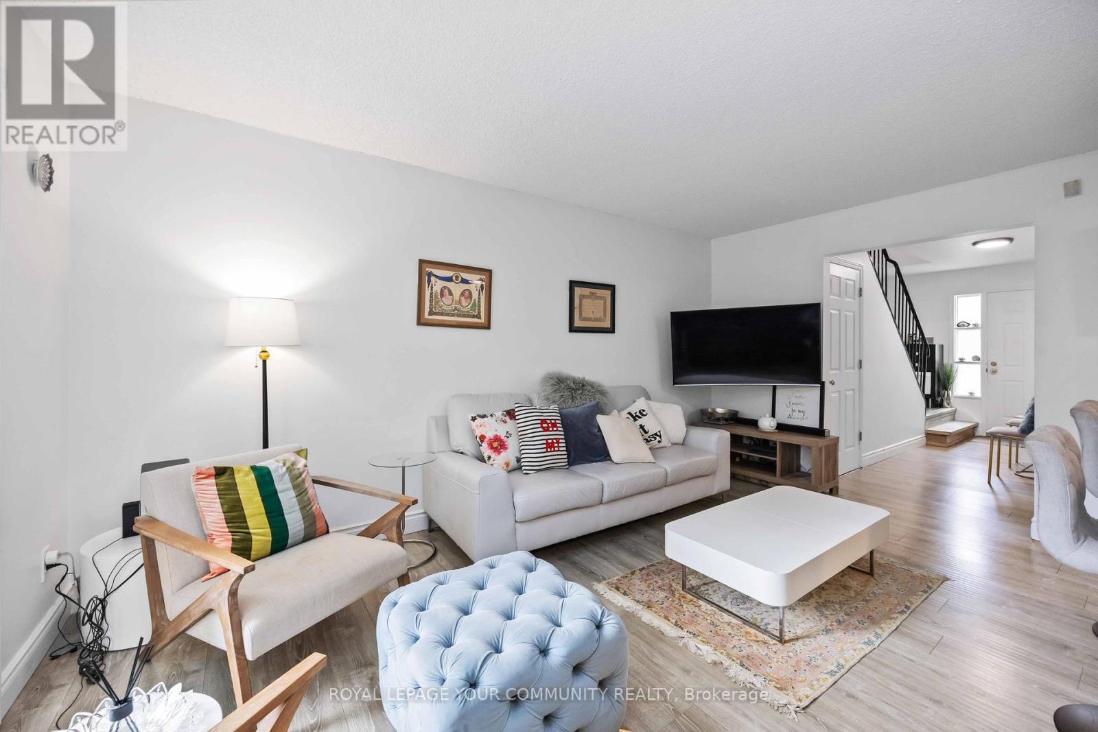 22 Porterfield Crescent, Markham, Ontario  L3T 4S7 - Photo 6 - N12483101