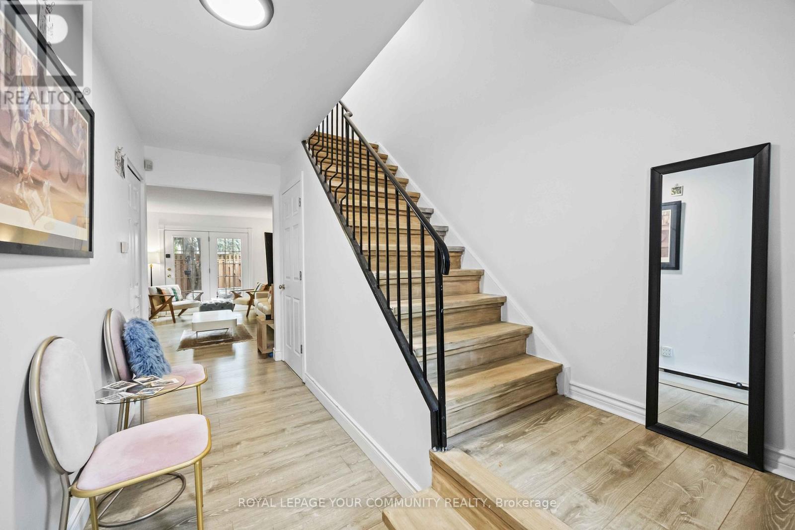 22 Porterfield Crescent, Markham, Ontario  L3T 4S7 - Photo 7 - N12483101
