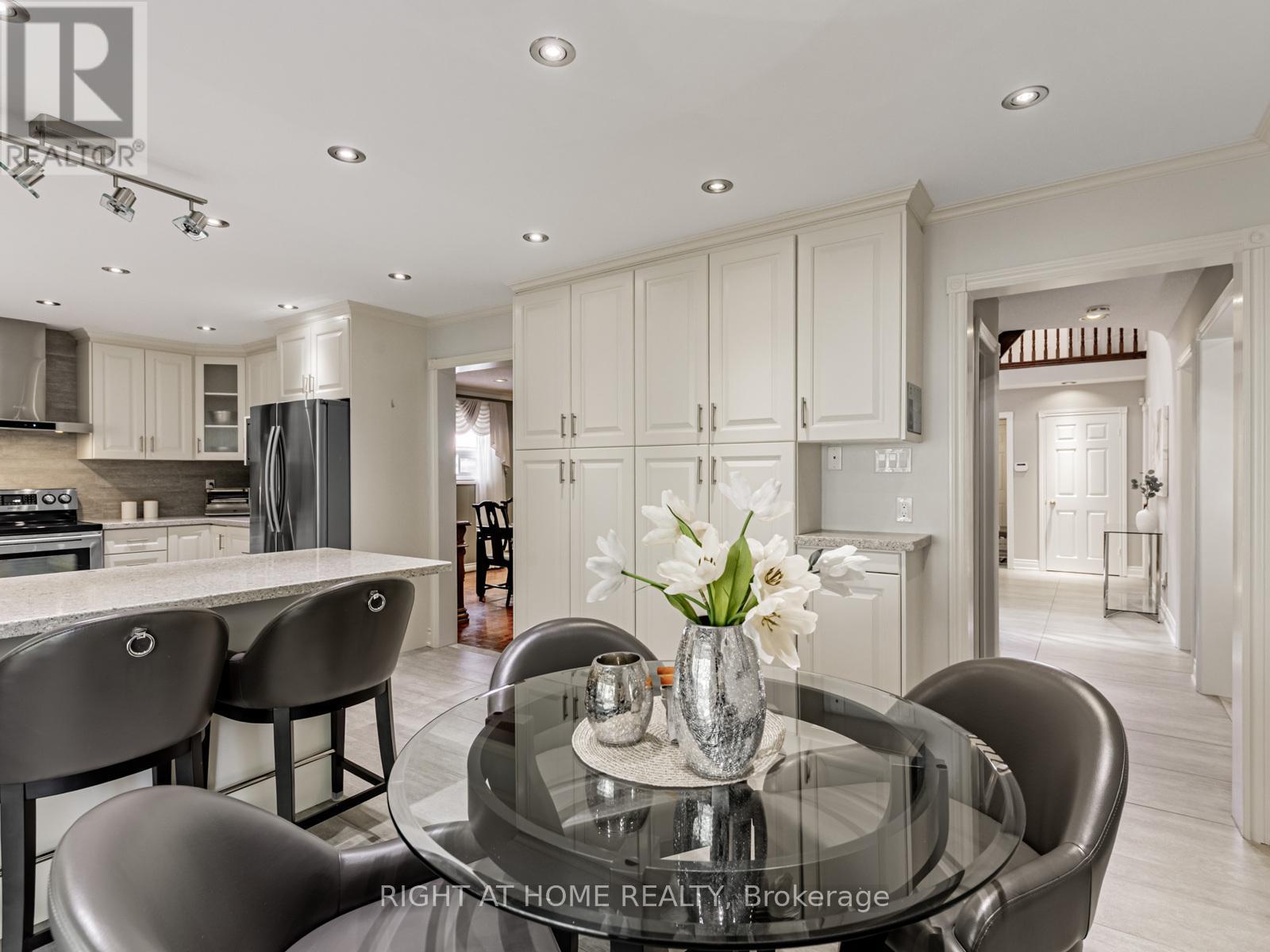 10 Rodeo Drive, Vaughan, Ontario  L4J 4X9 - Photo 14 - N12483103