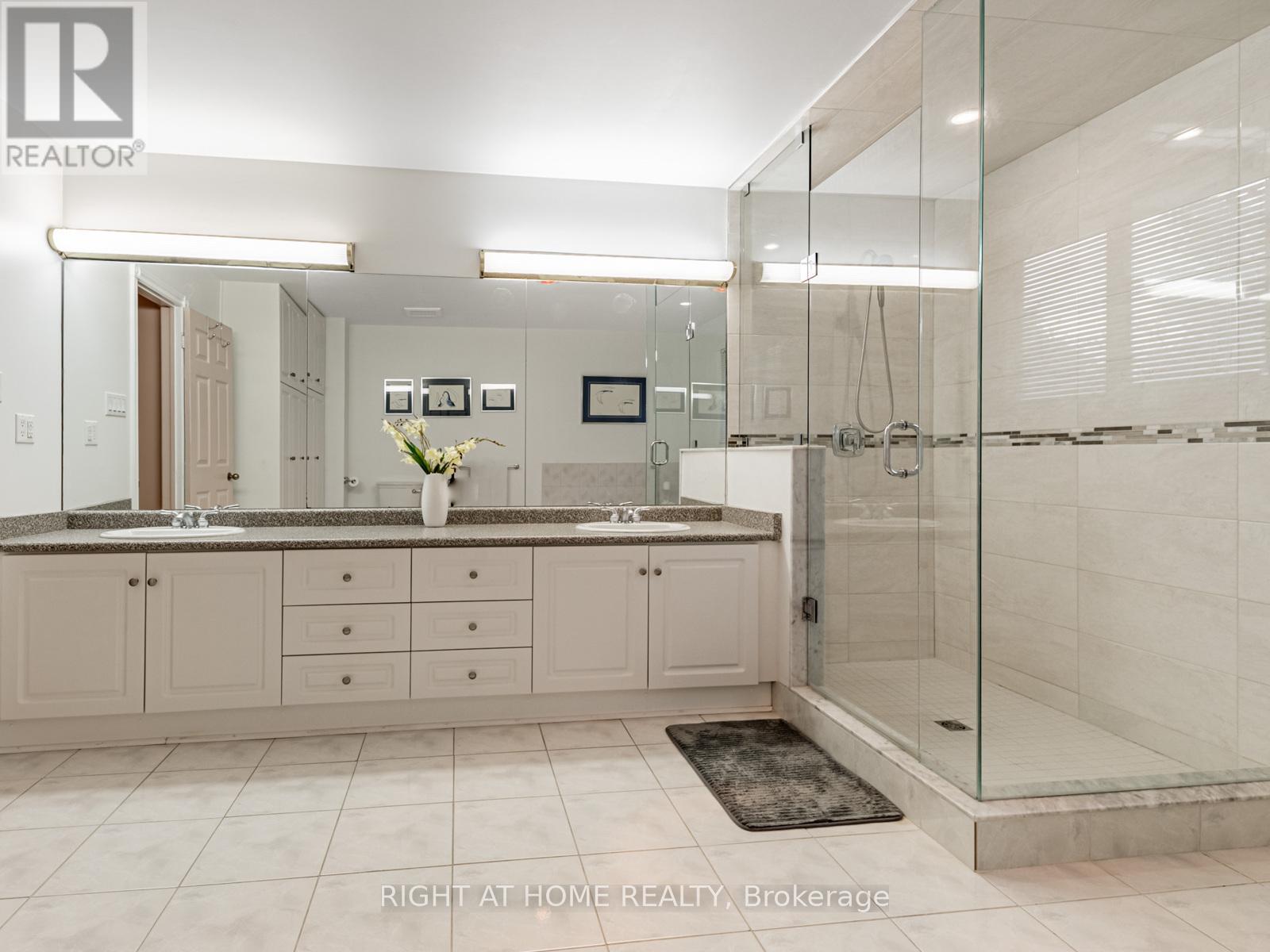 10 Rodeo Drive, Vaughan, Ontario  L4J 4X9 - Photo 30 - N12483103
