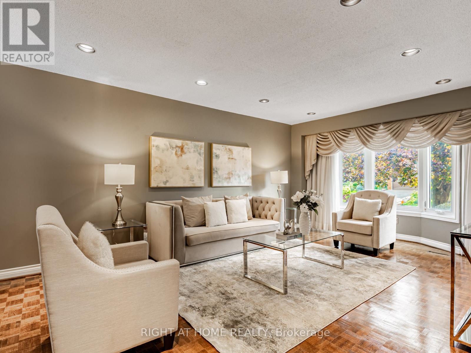 10 Rodeo Drive, Vaughan, Ontario  L4J 4X9 - Photo 6 - N12483103