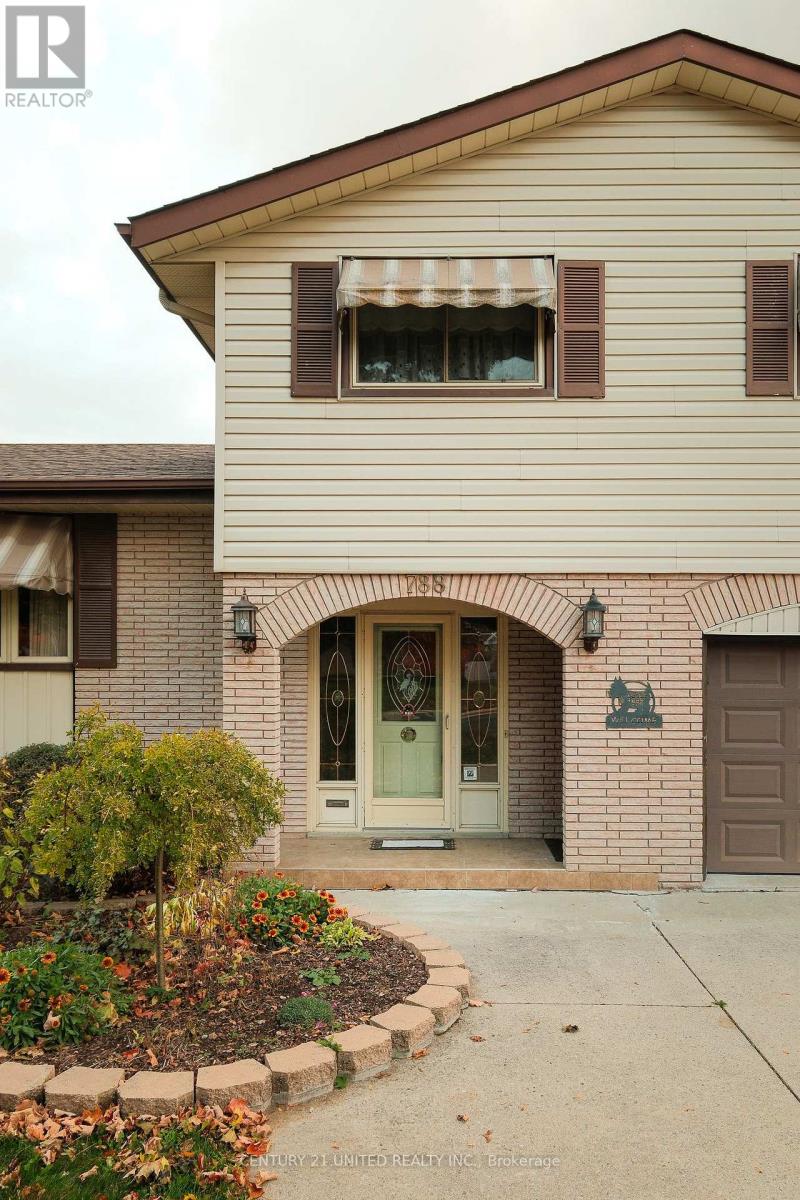788 Cumberland Avenue, Peterborough, Ontario  K9H 7B2 - Photo 2 - X12483127